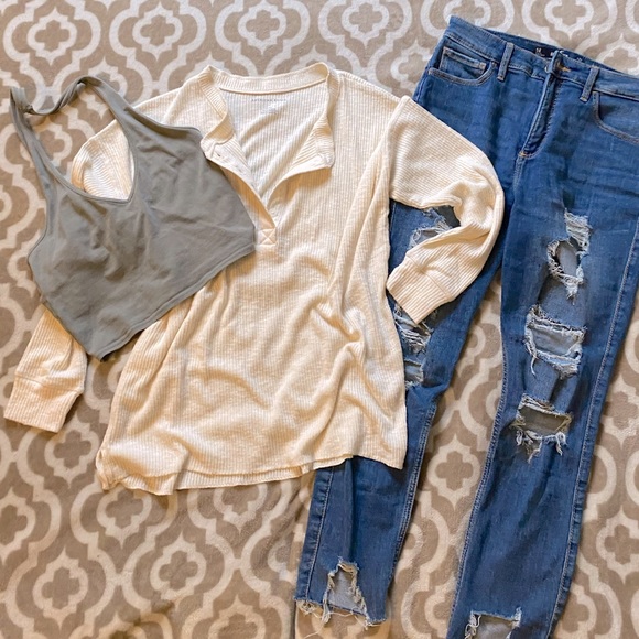 American Eagle Long Sleeve Henley - Picture 1 of 3